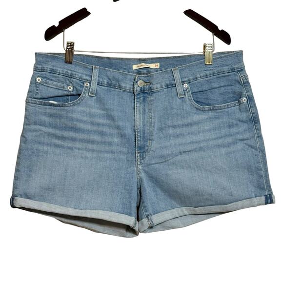 Levis Mid Length Women’s Hypersoft Mid Rise Shorts Light Wash Waist 34 NWT - Picture 1 of 5